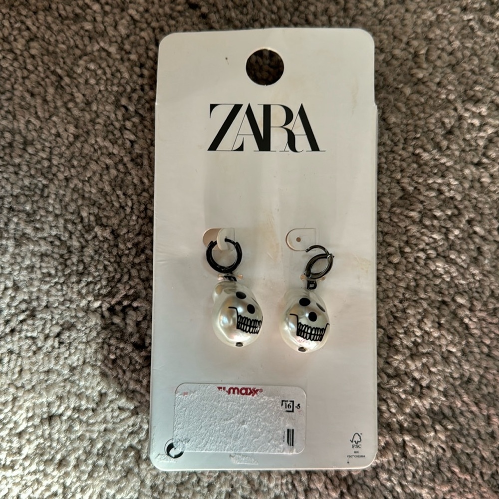 Zara Skull Drop Earrings – Black Hoop Halloween Gothic Style NWT